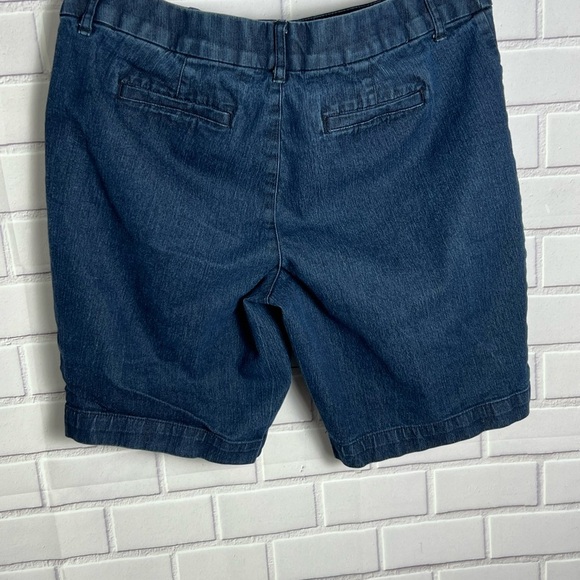 ST JOHN’S BAY Women's Denim Shorts/size 12P - Picture 2 of 7